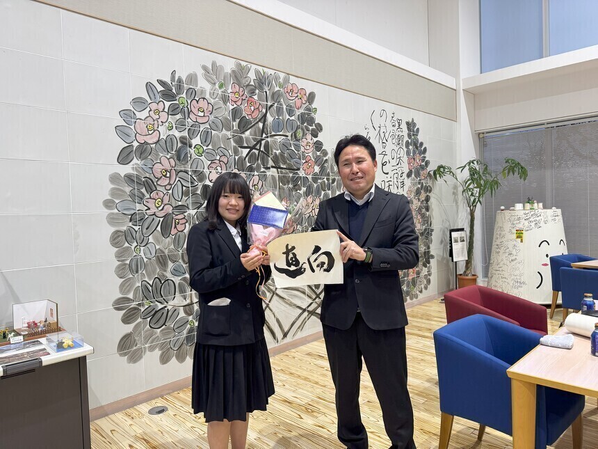 当社のテレビ広告（年末年始のご挨拶バージョン）収録　全国高校生大作書道展で文部科学大臣賞受賞の小津高校３年　池沢未唯さんとコラボです！